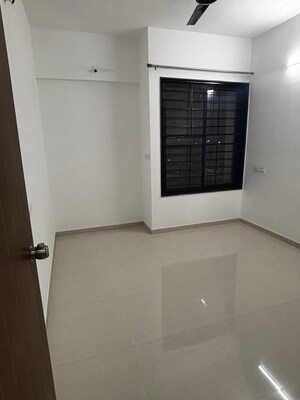 Room in 2 BHK Apartment at Kohinoor Sportsville, Hinjewadi – for Rent