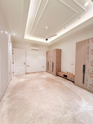 Room in 4 BHK Builder Floor at Nehru Enclave – for Sale