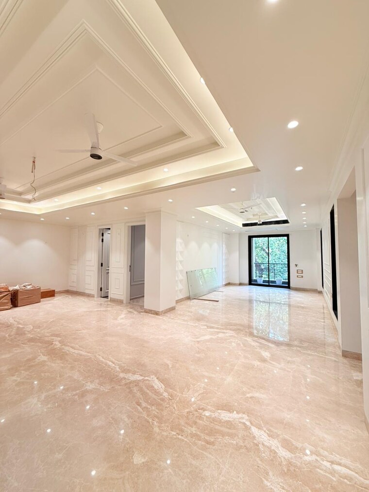 Room, nehru enclave 4 Bedroom 383 Sq.Yd. Builder Floor In Nehru Enclave Delhi 10563022
