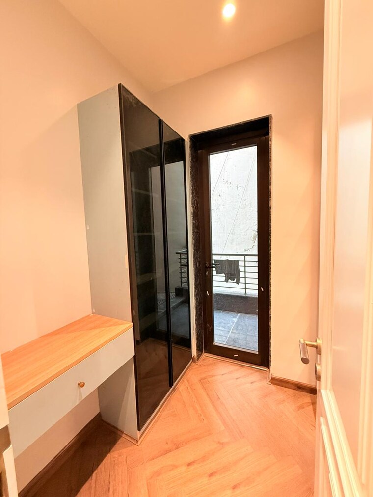 Bedroom, nehru enclave 4 Bedroom 383 Sq.Yd. Builder Floor In Nehru Enclave Delhi 10563022