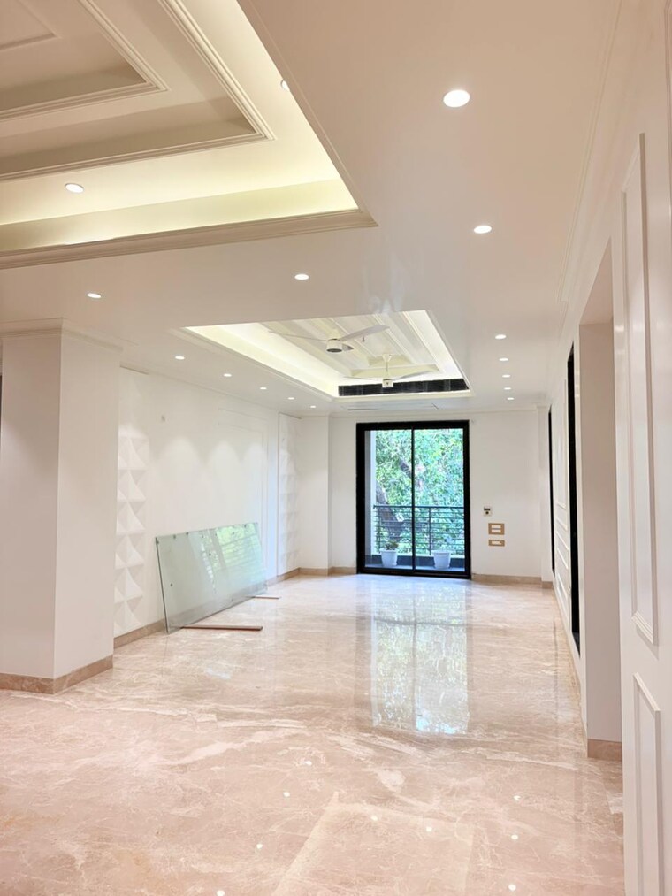 Room, nehru enclave 4 Bedroom 383 Sq.Yd. Builder Floor In Nehru Enclave Delhi 10563022