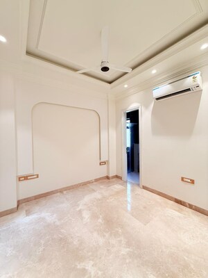 Room in 4 BHK Builder Floor at Nehru Enclave – for Sale