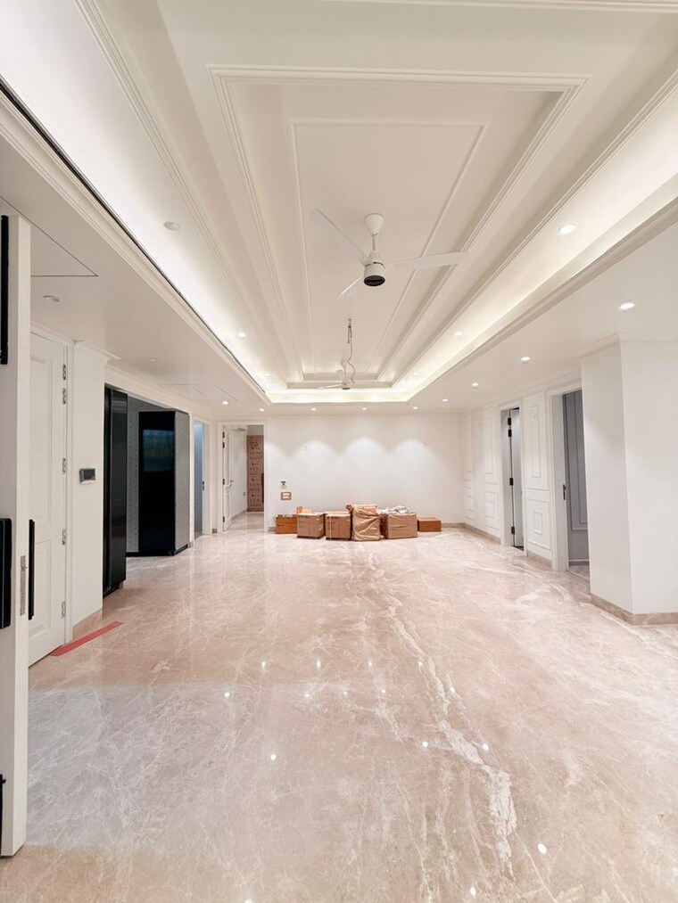 Room, nehru enclave 4 Bedroom 383 Sq.Yd. Builder Floor In Nehru Enclave Delhi 10563022