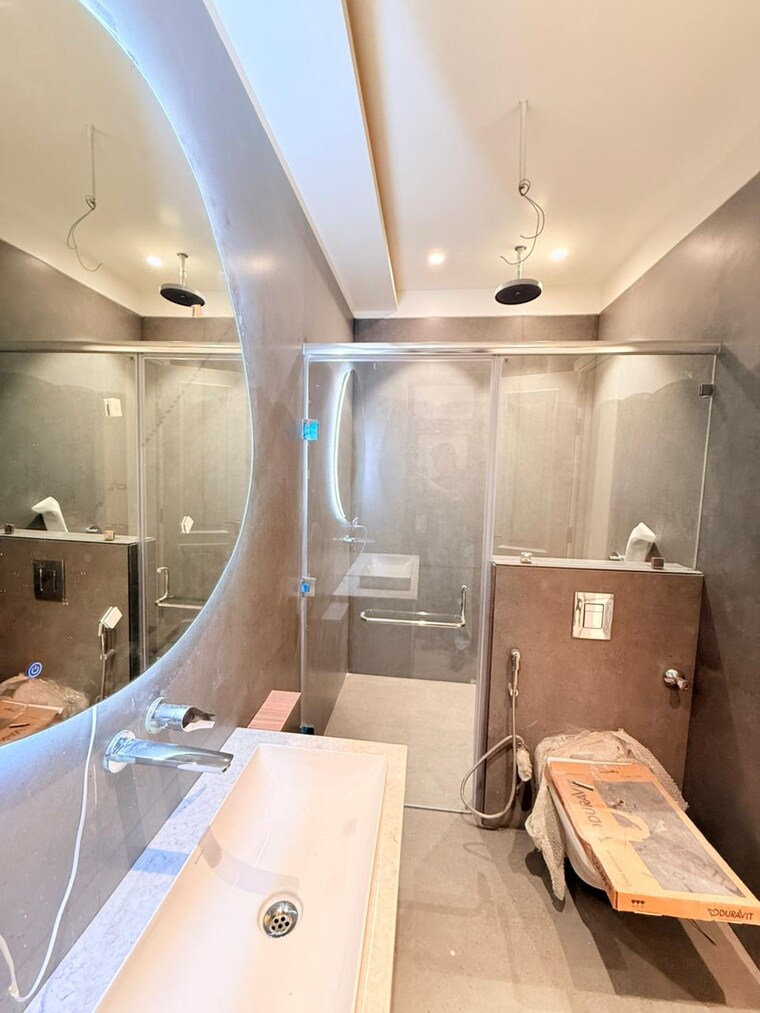 Bathroom, nehru enclave 4 Bedroom 383 Sq.Yd. Builder Floor In Nehru Enclave Delhi 10563022