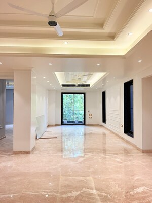 Building Lobby in 4 BHK Builder Floor at Nehru Enclave – for Sale