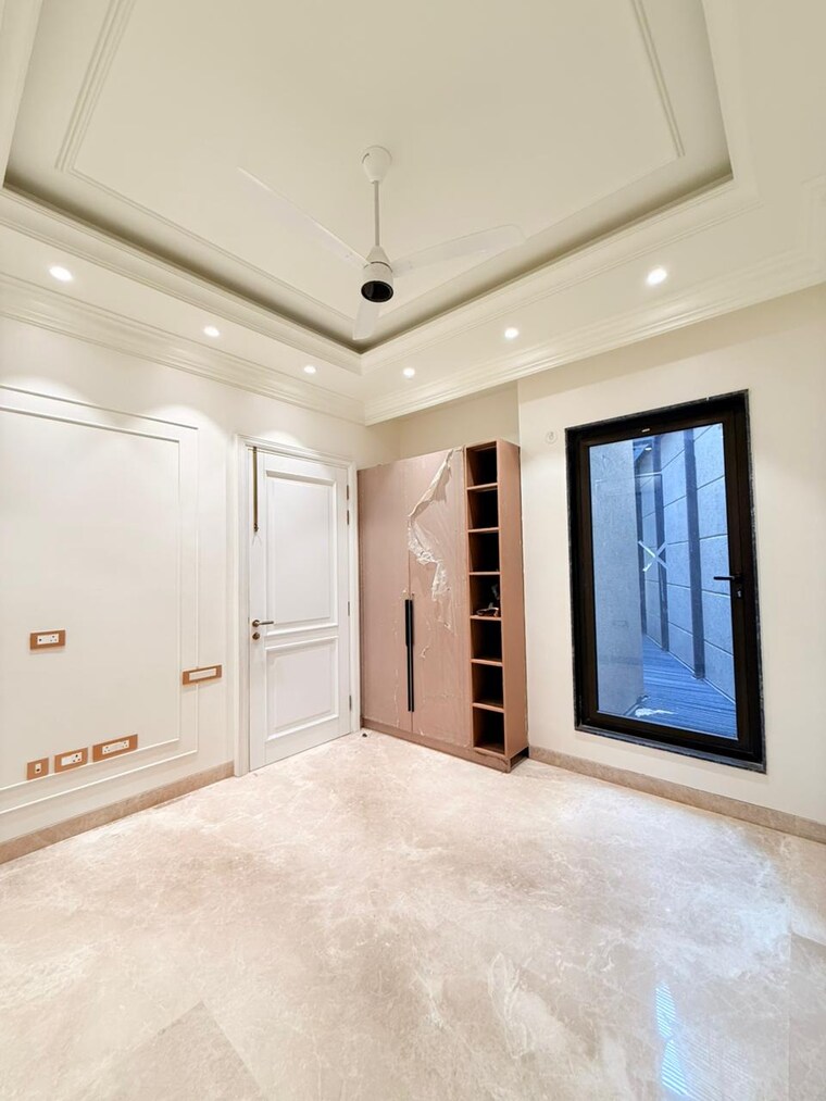 Room, nehru enclave 4 Bedroom 383 Sq.Yd. Builder Floor In Nehru Enclave Delhi 10563022