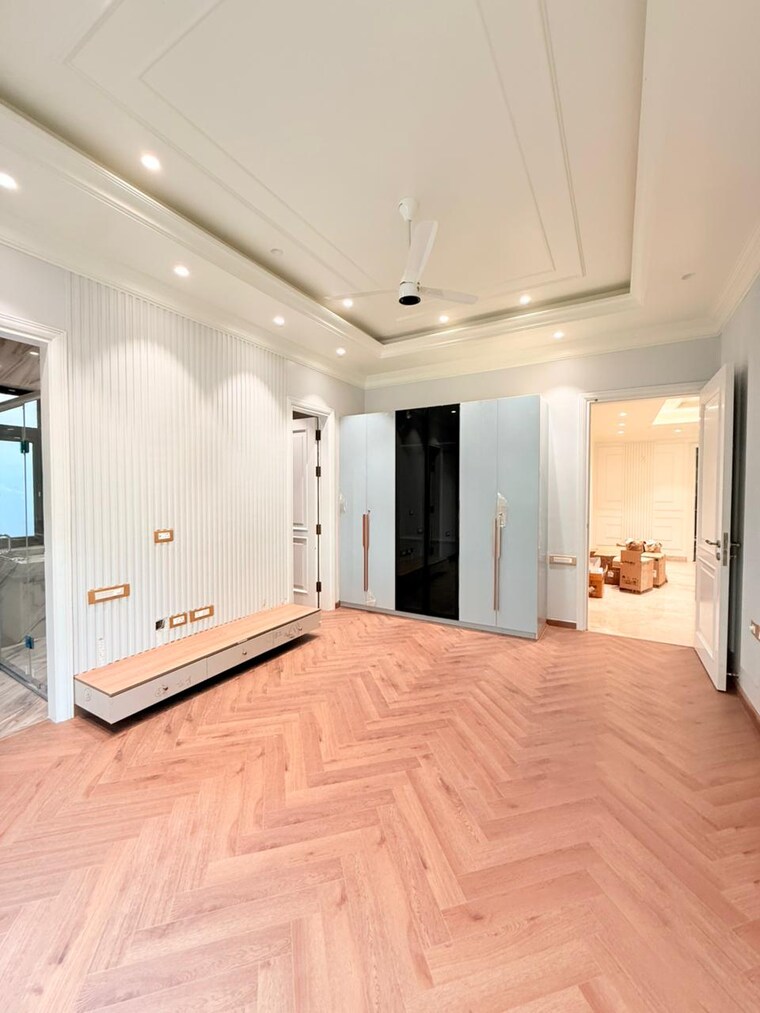 Bedroom, nehru enclave 4 Bedroom 383 Sq.Yd. Builder Floor In Nehru Enclave Delhi 10563022