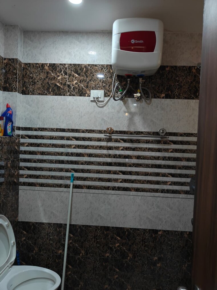 Bathroom, deva road 2 Bedroom 1000 Sq.Ft. Independent House In Deva Road Lucknow 10563042