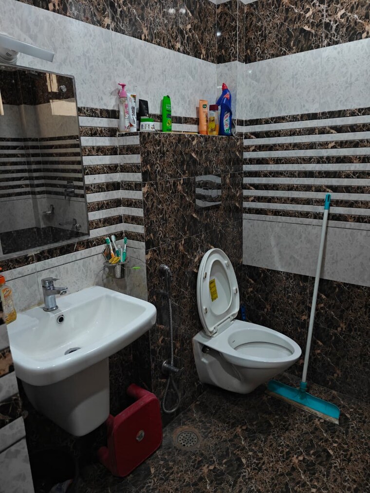 Bathroom, deva road 2 Bedroom 1000 Sq.Ft. Independent House In Deva Road Lucknow 10563042