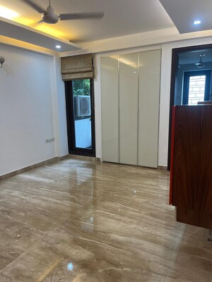 Room in 4 BHK Builder Floor at New Friends Colony – for Sale