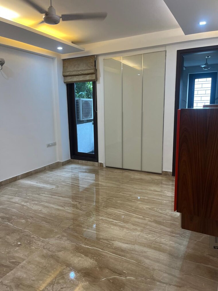 Room, new friends colony 4 Bedroom 507 Sq.Yd. Builder Floor In New Friends Colony Delhi 10563061