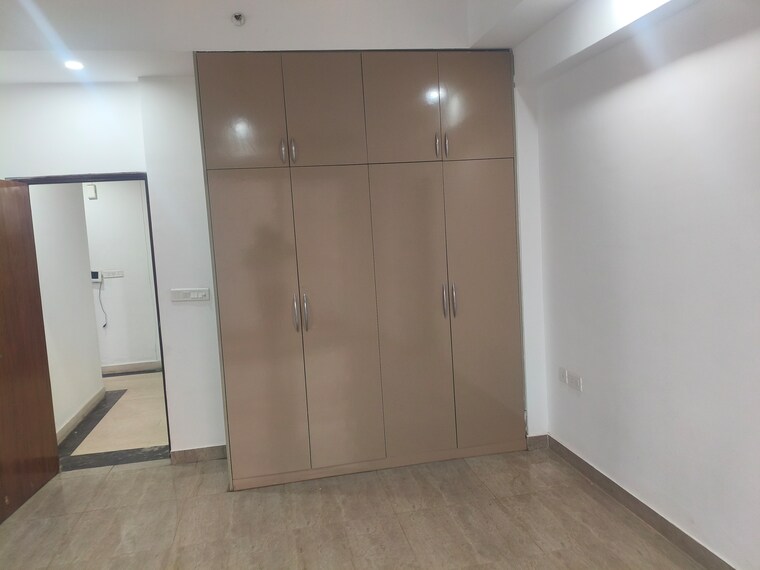 Room, sector 74 3.5 Bedroom 2560 Sq.Ft. Apartment In Sector 74 Noida 10563066