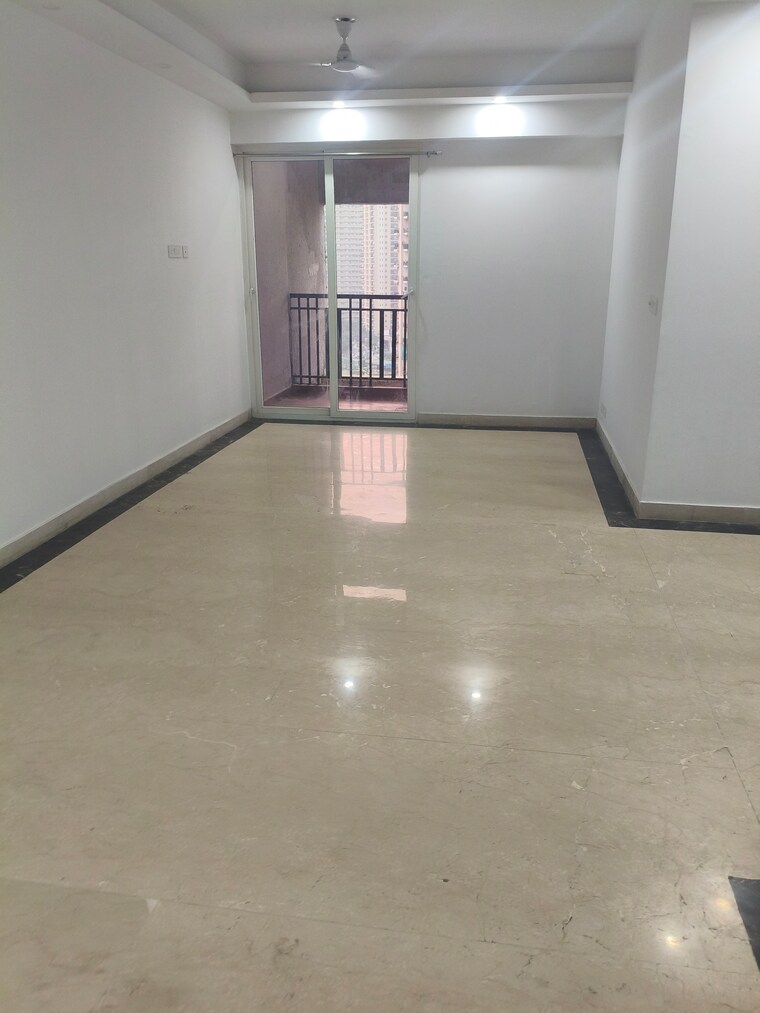 Room, sector 74 3.5 Bedroom 2560 Sq.Ft. Apartment In Sector 74 Noida 10563066