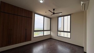 Room in 2.5 BHK Apartment at Piramal Vaikunth Cluster 1, Balkum Pada – for Rent