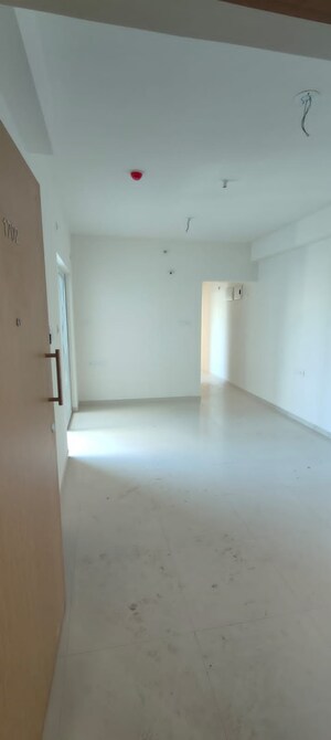 Room in 2 BHK Apartment at Shapoorji Pallonji Sensorium, Hinjewadi – for Rent