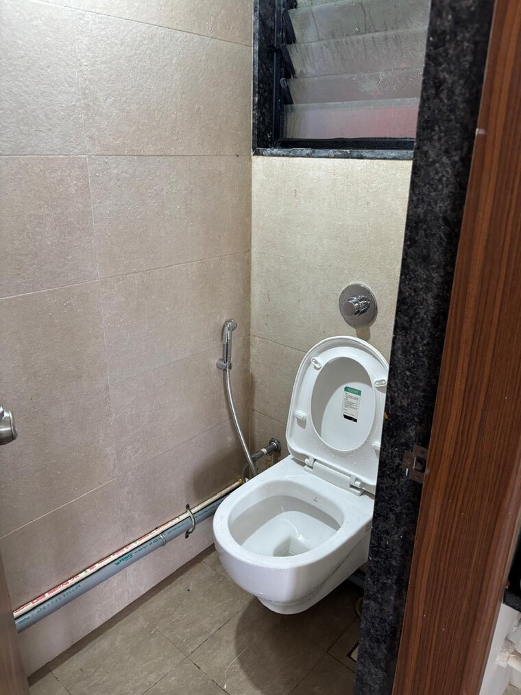 Bathroom, kohinoor-towers 1 Bedroom 560 Sq.Ft. Apartment In Pimpri Pune 10563092