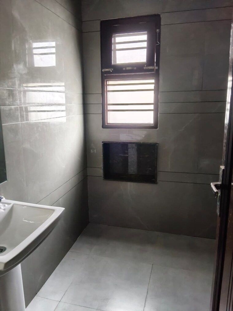 Bathroom, aerocity 3 Bedroom 1800 Sq.Ft. Independent House In Aerocity Mohali 10563087