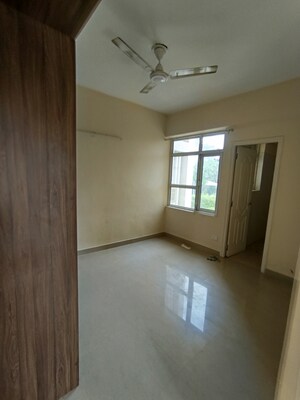 Room in 2 BHK Apartment at Shree Vardhman Mantra, Sector 67 – for Rent