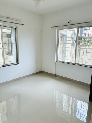 Room in 2 BHK Apartment at Gera Park View, Kharadi – for Rent