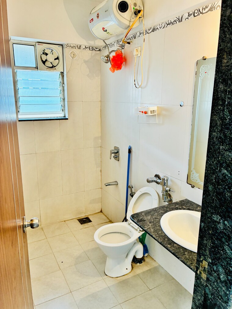 Bathroom, gera-park-view 2 Bedroom 843 Sq.Ft. Apartment In Kharadi Pune 10563162