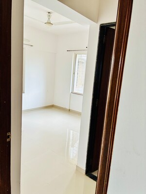 Room in 2 BHK Apartment at Gera Park View, Kharadi – for Rent