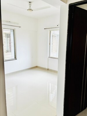Room in 2 BHK Apartment at Gera Park View, Kharadi – for Rent