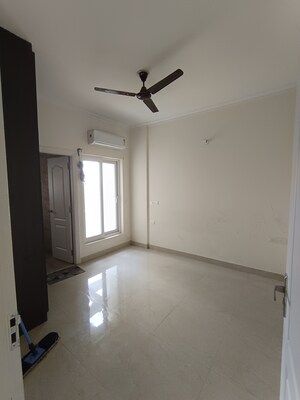 Room in 3.5 BHK Apartment at Shree Vardhman Victoria, Sector 70 – for Rent