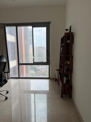 Room in 2.5 BHK Apartment at Prescon Midtown Bay, Mahim West – for Rent