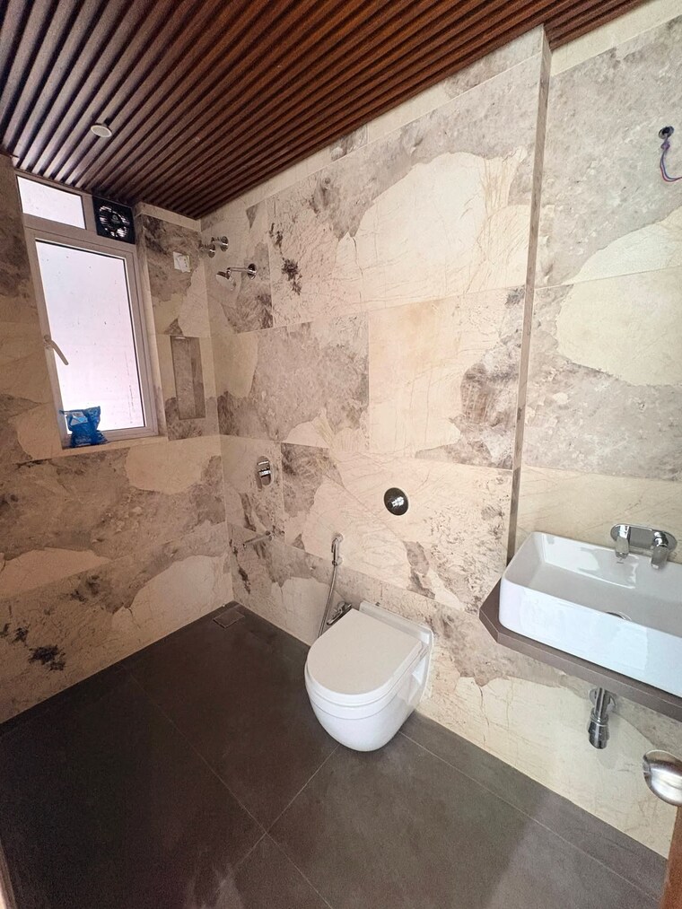 Bathroom, krishna-tower-kapurbawdi 3 Bedroom 1250 Sq.Ft. Apartment In Kapur Bawdi Thane 10563216