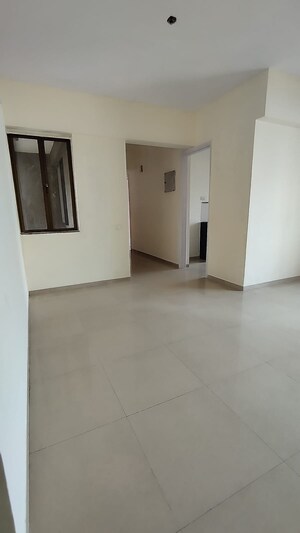 Room in 2.5 BHK Apartment at Kalpataru Srishti 345 CHS Ltd, Mira Road – for Sale