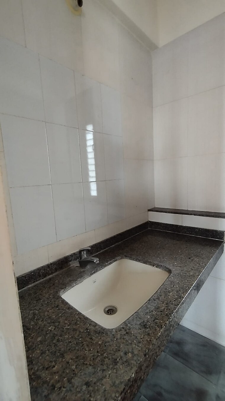 Bathroom, kalpataru-srishti-345-chs-ltd 2.5 Bedroom 1235 Sq.Ft. Apartment In Mira Road Thane 10563236