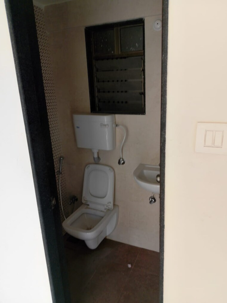 Bathroom, bhoomi-samarth 1 Bedroom 425 Sq.Ft. Apartment In Goregaon East Mumbai 10563234