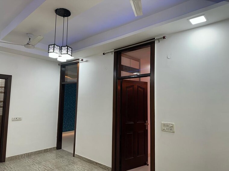 Room, sapphire-tower 2 Bedroom 900 Sq.Ft. Builder Floor In Sector 104 Noida 10563296
