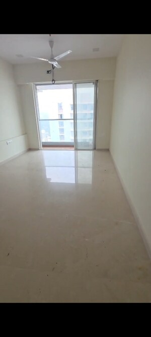 Room in 3 BHK Apartment at Ekta Tripolis, Goregaon West – for Sale