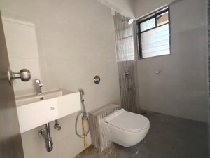 Bathroom in 1.5 BHK Apartment at Atul Horizon, Bhandup West – for Rent