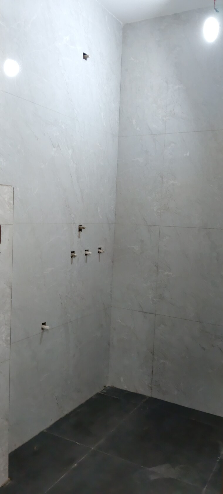Bathroom, sector 85 3 Bedroom 141 Sq.Yd. Builder Floor In Sector 85 Faridabad 10563317