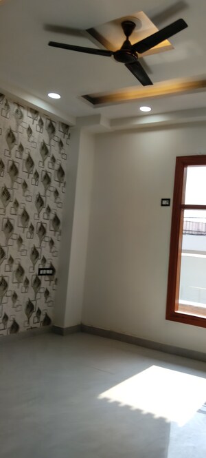 Room in 3 BHK Builder Floor at Sector 85 – for Sale