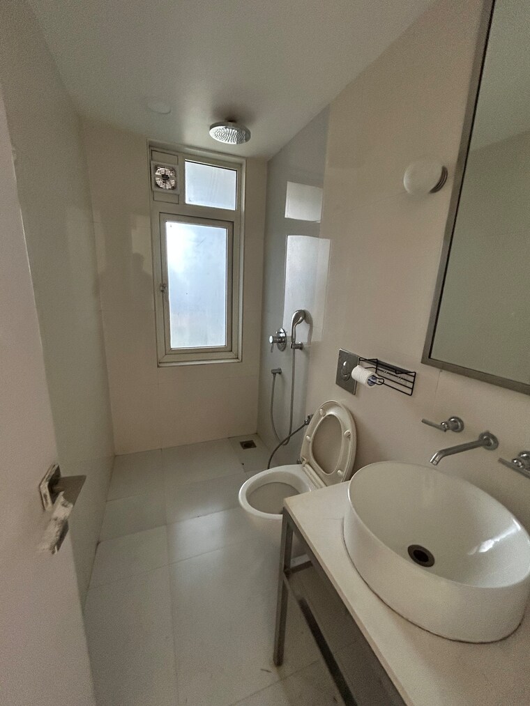 Bathroom, ekta-tripolis 3 Bedroom 1400 Sq.Ft. Apartment In Goregaon West Mumbai 10563303