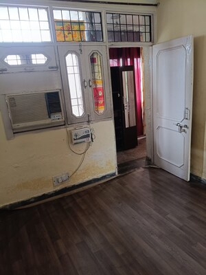 2 BHK Builder Floor For Rent in Sector 5