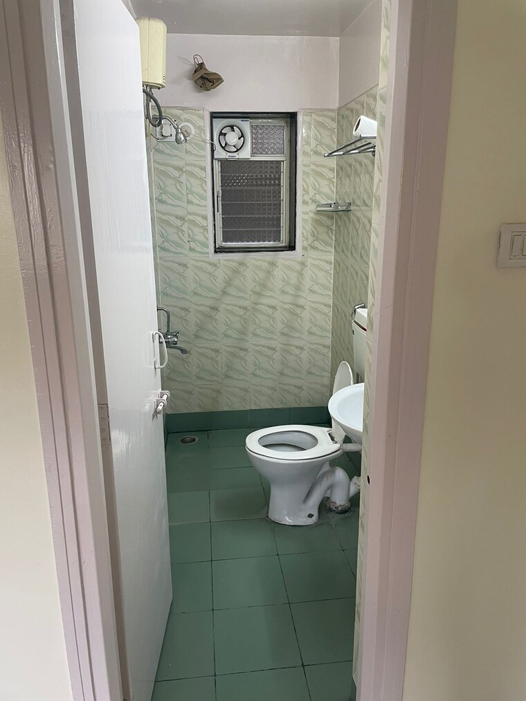 Bathroom, nyati-estate 2 Bedroom 990 Sq.Ft. Apartment In Mohammadwadi Pune 10563333