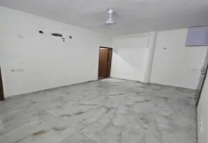 Room in 4 BHK Builder Floor at Dlf Phase I – for Rent