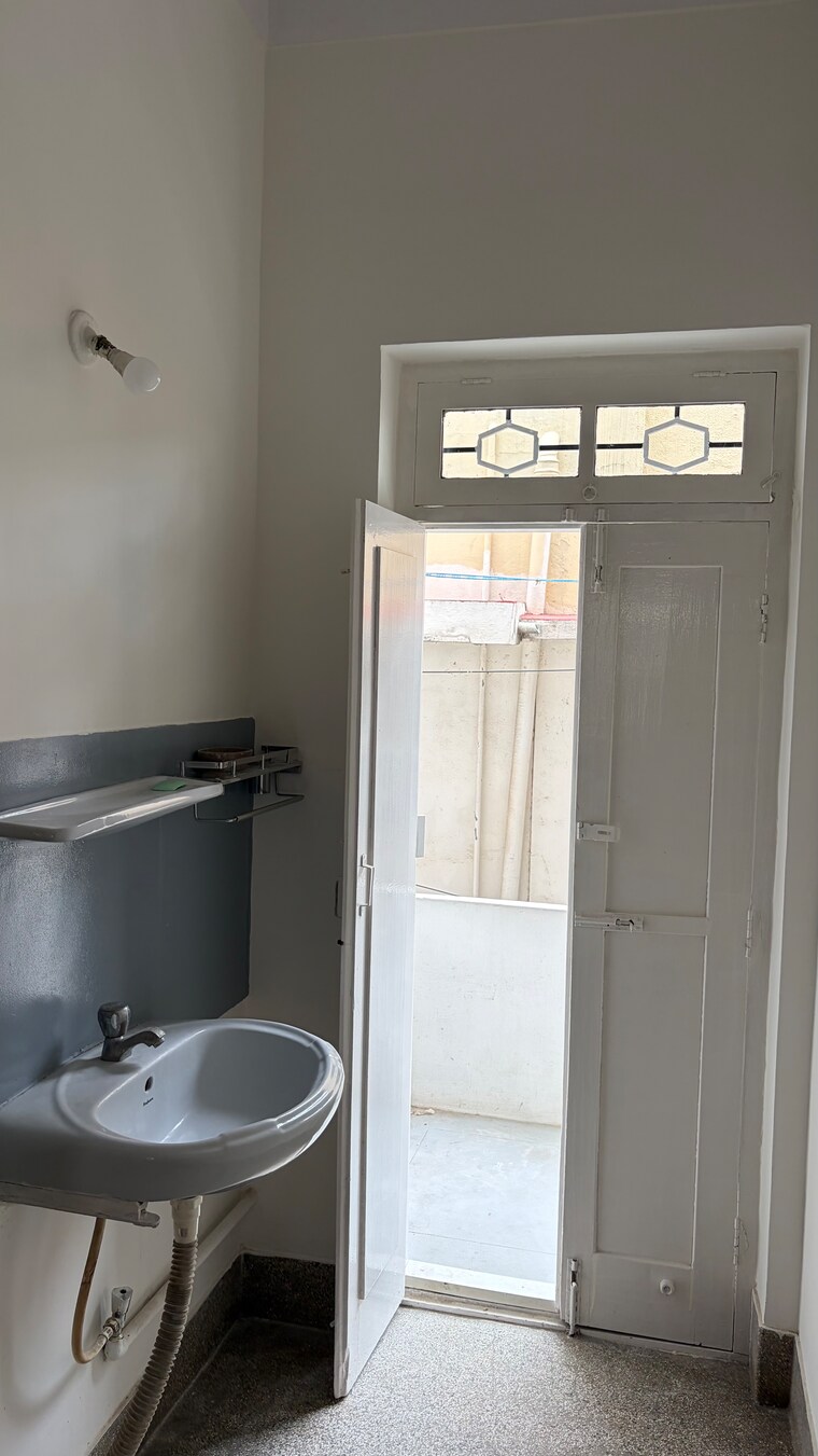 Bathroom, shanthi nagar 2 Bedroom 950 Sq.Ft. Independent House In Shanthi Nagar Bangalore 10563360