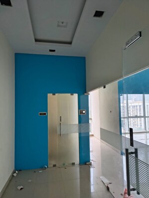 Room in  Office Space at Mulund West – for Rent