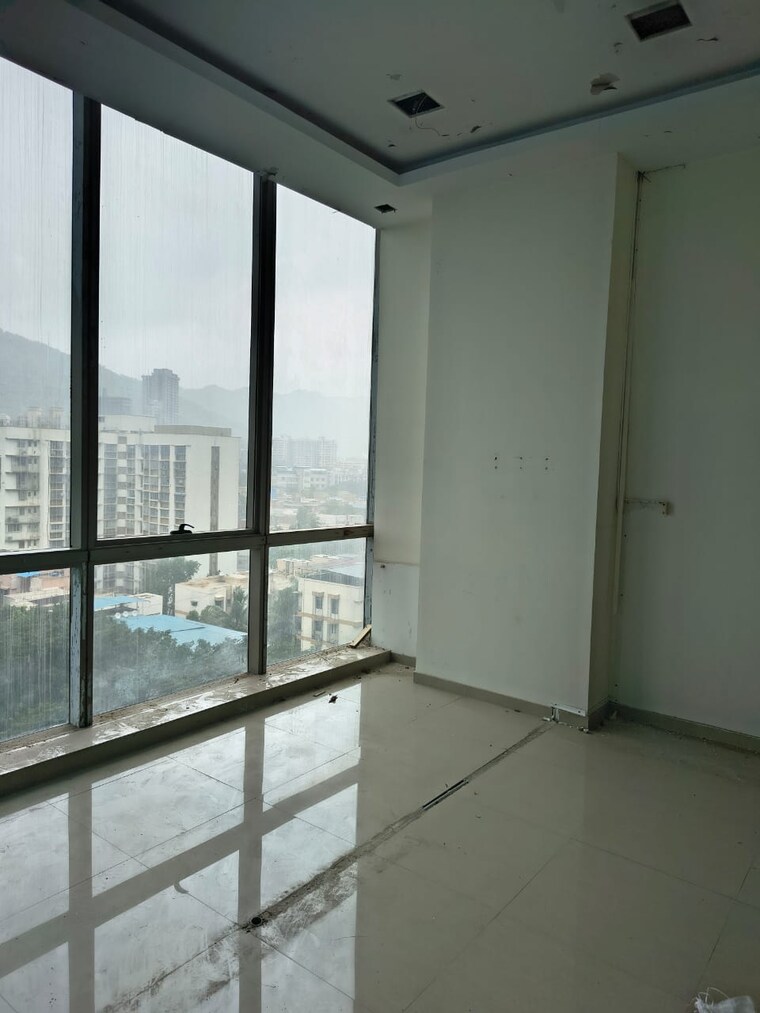 Room, mulund west Commercial Office Space 900 Sq.Ft. In Mulund West Mumbai 10563350