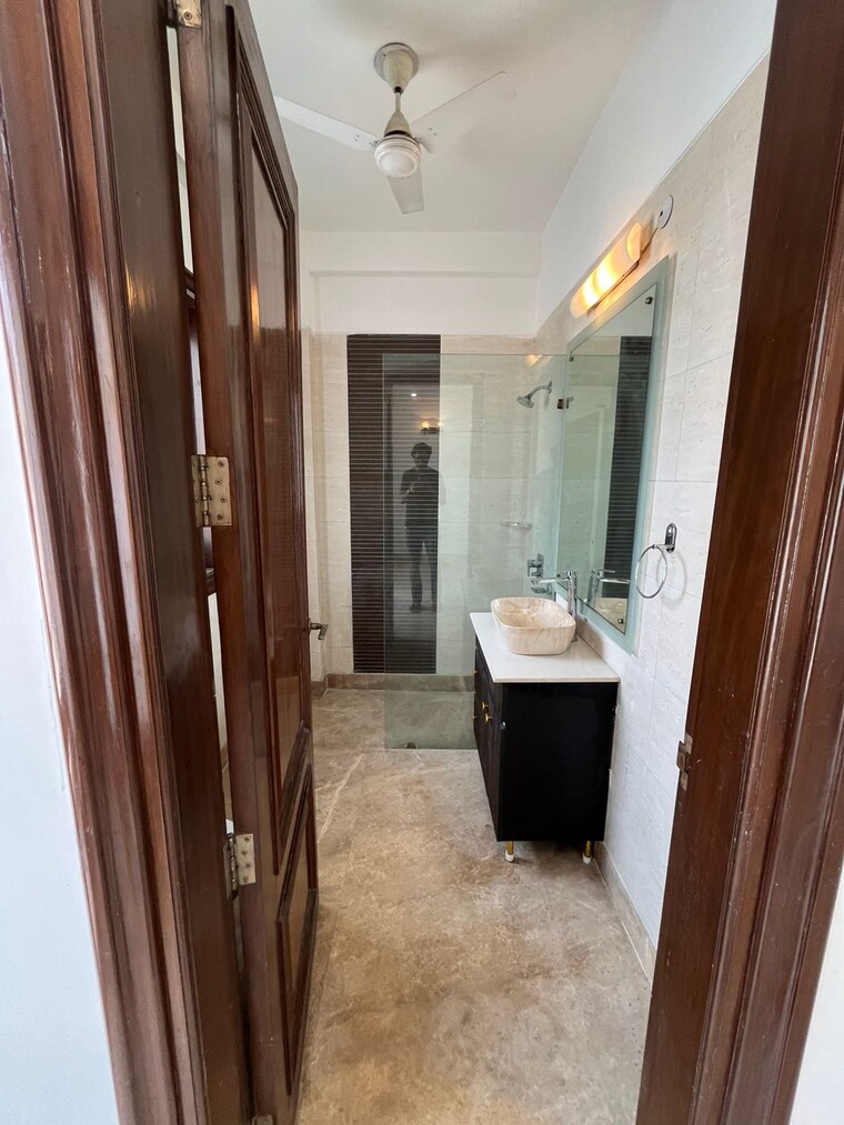 undefined, west sant nagar 3 Bedroom 1150 Sq.Ft. Builder Floor In West Sant Nagar Delhi 10563352