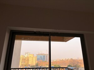 Room in 2.5 BHK Apartment at Lodha Bellagio, Powai – for Rent