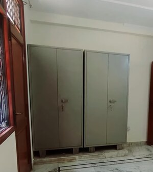 Building Lobby in 3 BHK Builder Floor at Dlf Phase I – for Rent