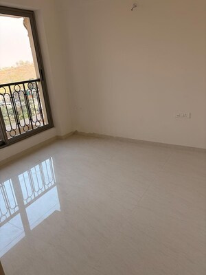 Room in 2 BHK Apartment at Lodha Bellagio, Powai – for Rent
