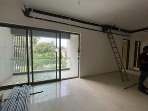 Room in 3 BHK Apartment at Adani Ten BKC, Bandra East – for Rent