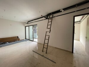 Room in 3 BHK Apartment at Adani Ten BKC, Bandra East – for Rent